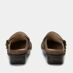 Shoes Brigid La Dee Dottie Brown Clog 10 Shoes Brigid La Dee Dottie Brown Clog -Shoes Shop BRI 8117 S3 ee48b5fd abe1 48a7 9dff 7f6a0cfc1de6